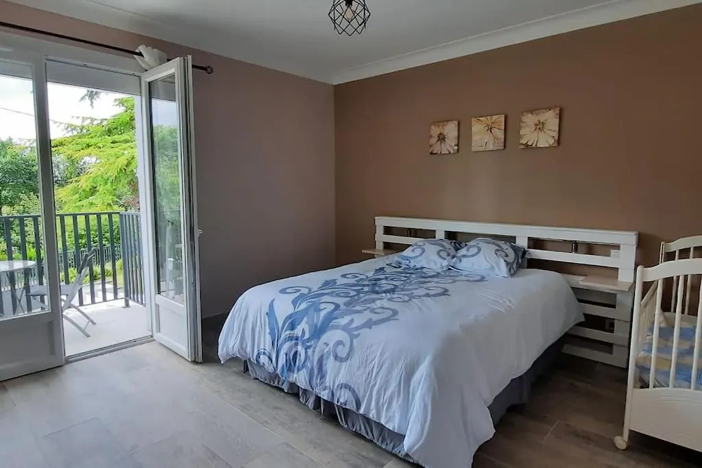 Holiday home La Maison Bleue Aux Bambous Saint-Amans-du-Pech